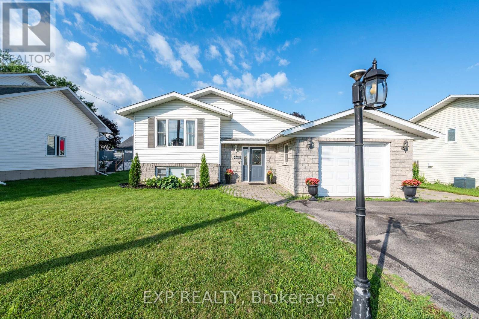 468 Gillan Road, Renfrew, Ontario  K7V 4L3 - Photo 1 - X13668256