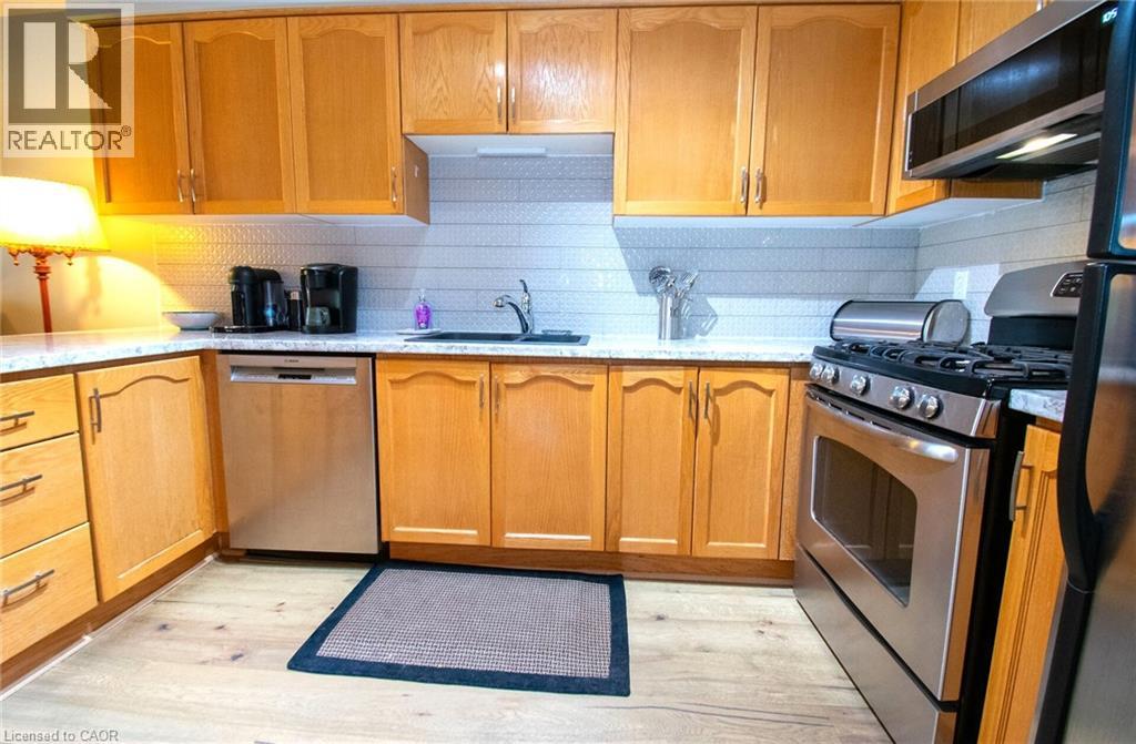 24 Walker Court, Grimsby, Ontario  L3M 5J5 - Photo 13 - 40852485