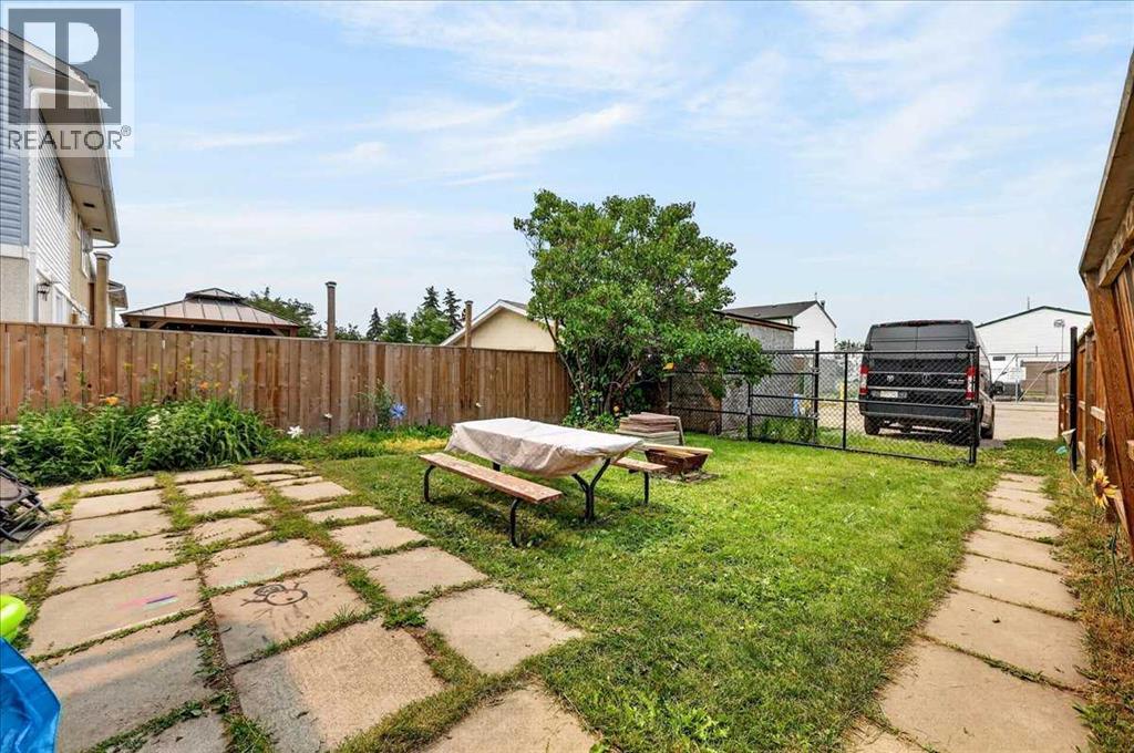 219 Penworth Drive SE, Calgary, Alberta  T2A 5E2 - Photo 33 - A2331016