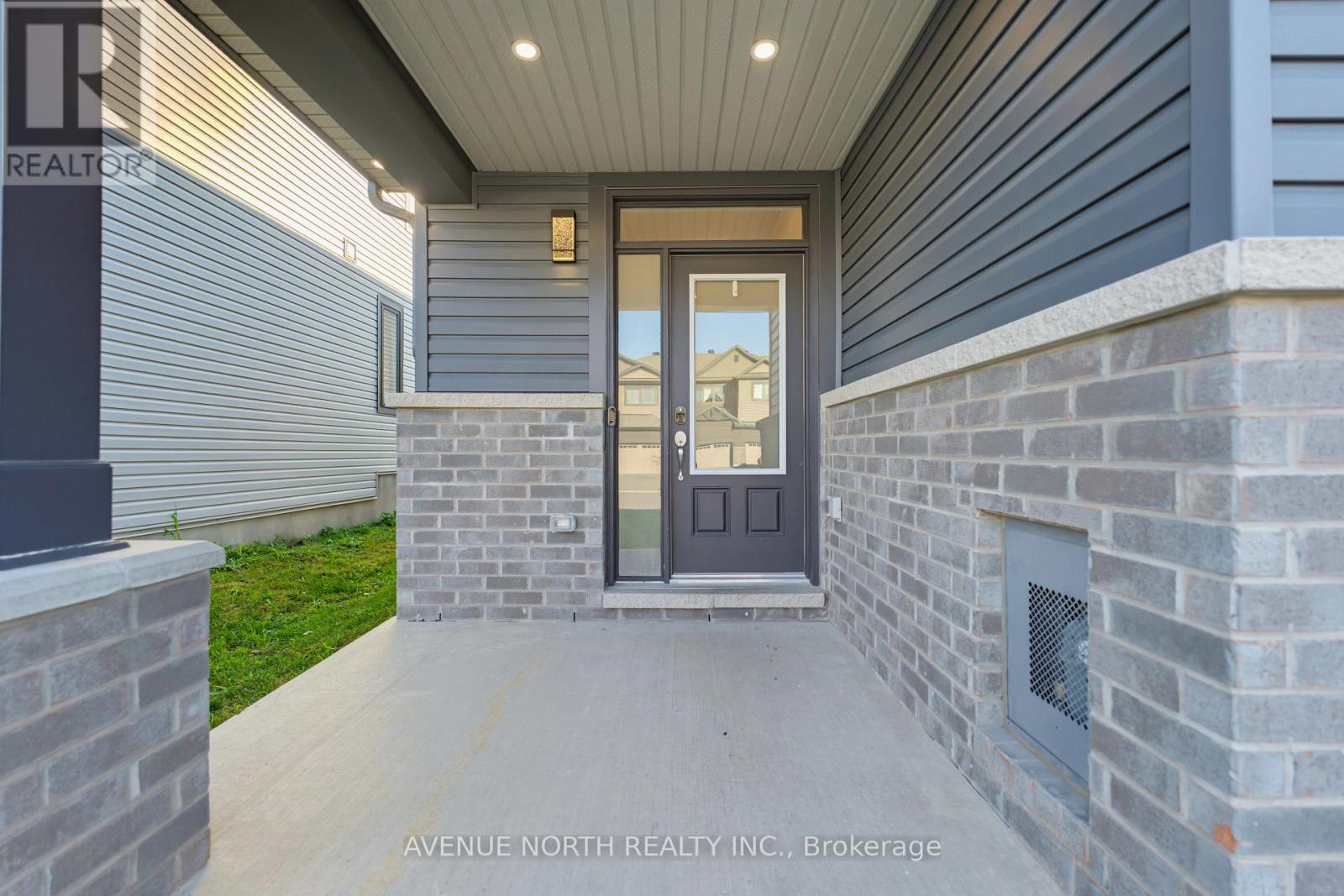 321 Grackle Street, Ottawa, Ontario  K1X 0G6 - Photo 4 - X13668242