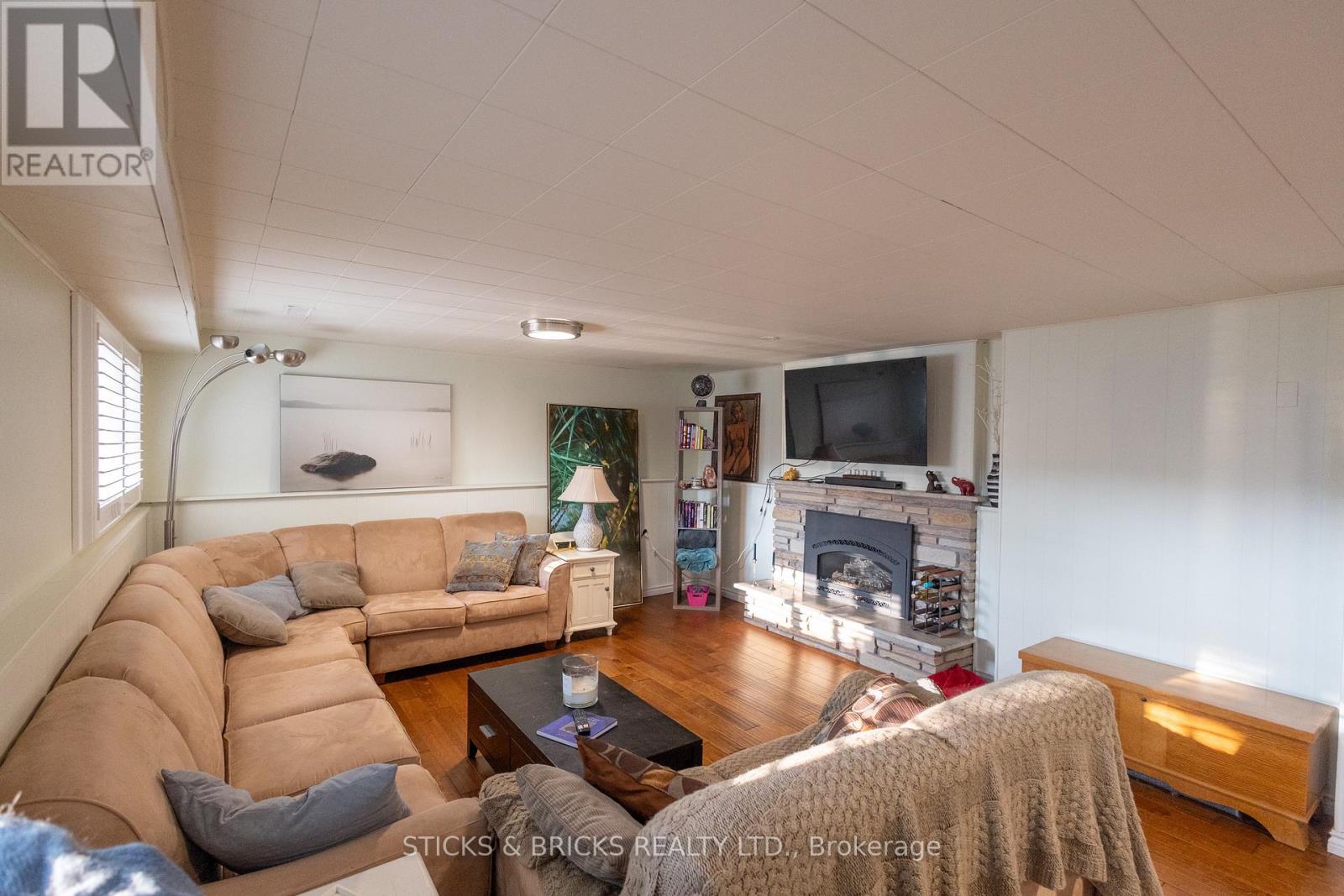 4479 Mitchell Avenue, Niagara Falls, Ontario  L2E 6R6 - Photo 17 - X13668234