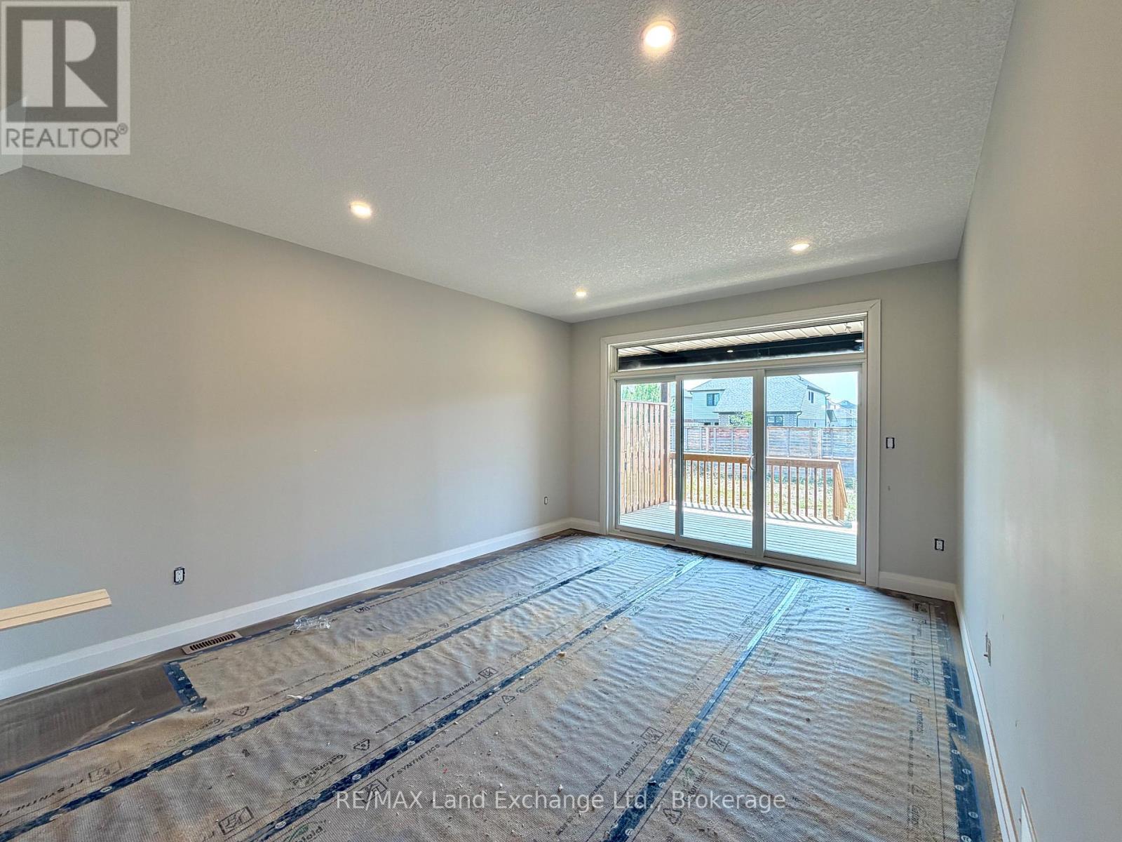 360 Rosner Drive, Saugeen Shores, Ontario  N0H 2C8 - Photo 9 - X12286503