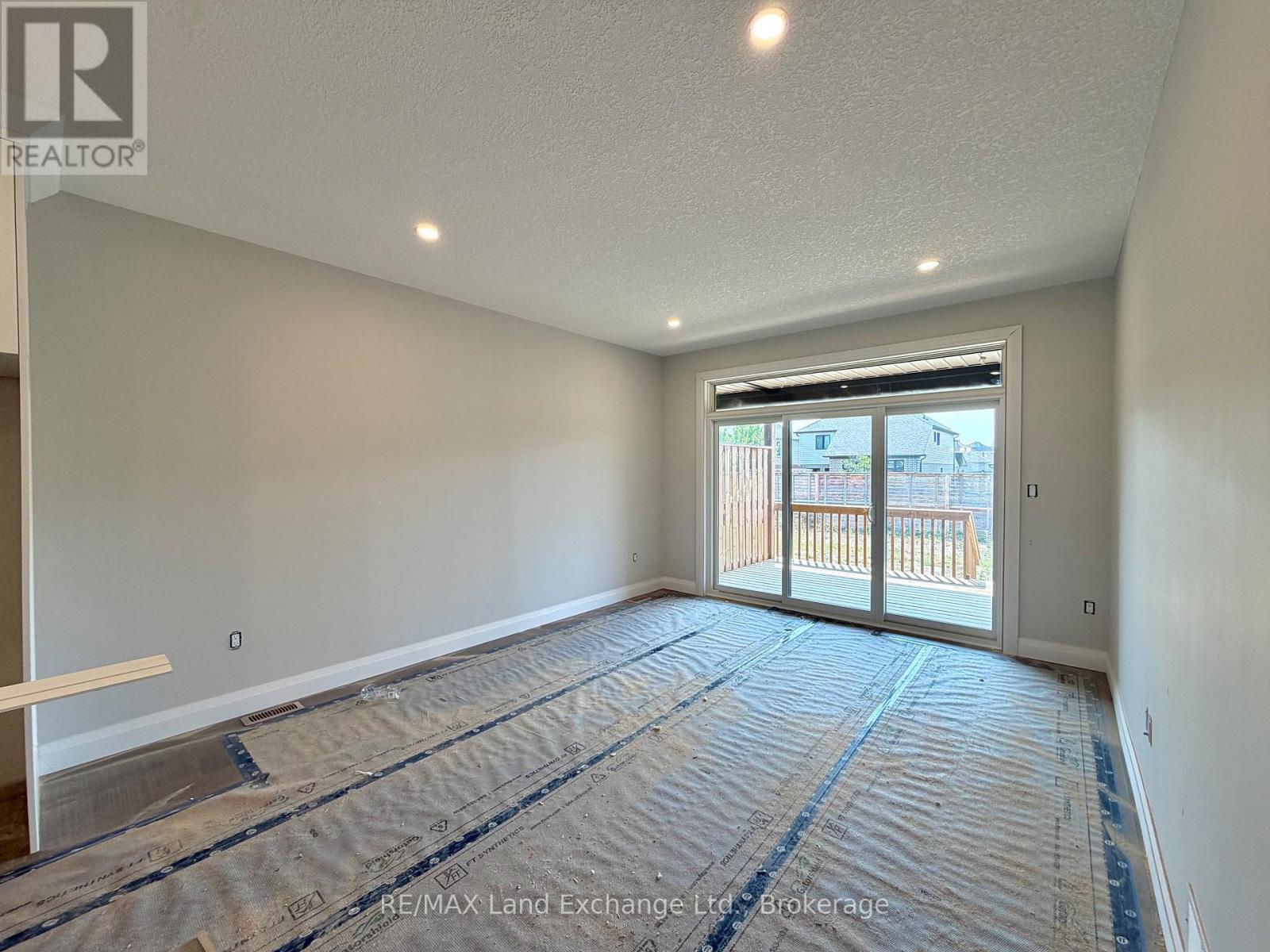 360 Rosner Drive, Saugeen Shores, Ontario  N0H 2C8 - Photo 8 - X12286503