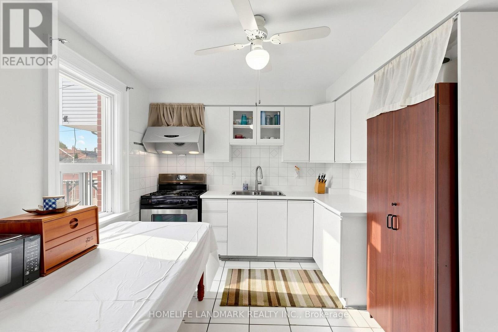 484 Glenholme Avenue, Toronto, Ontario M6E 3G2 - Photo 10 - C13668216