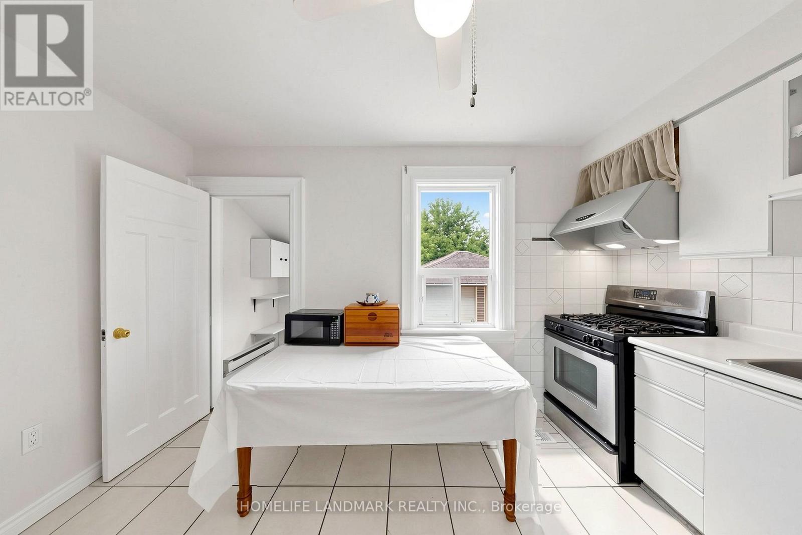 484 Glenholme Avenue, Toronto, Ontario M6E 3G2 - Photo 11 - C13668216