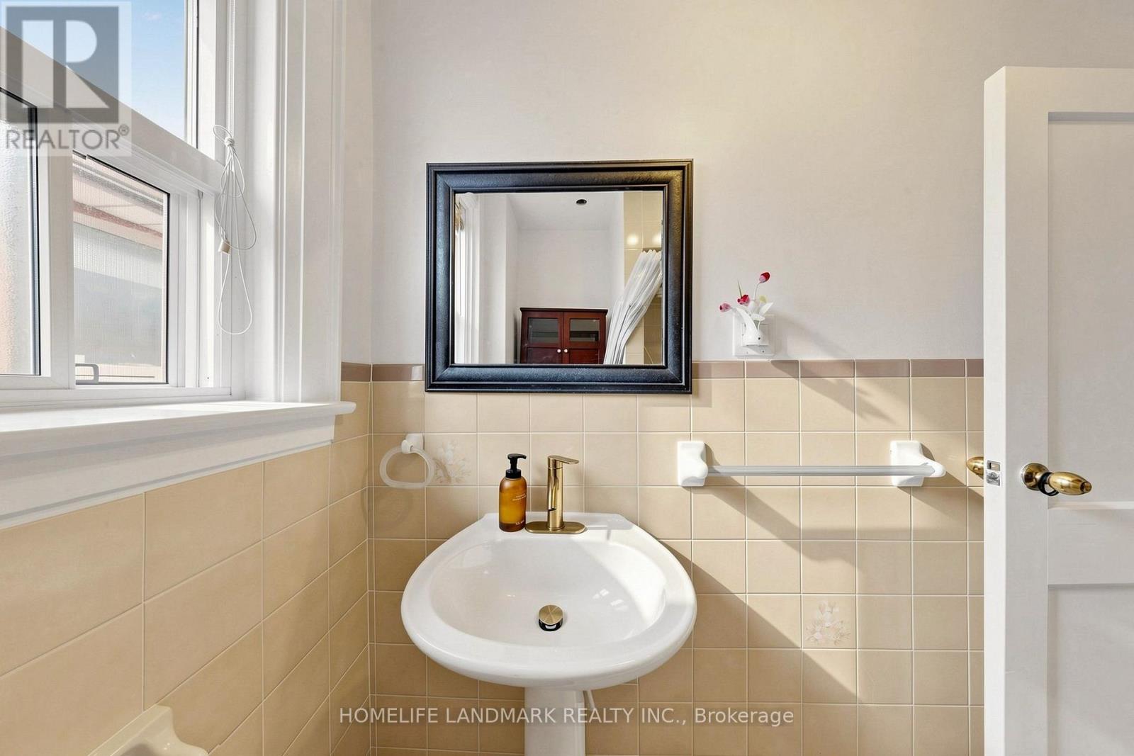 484 Glenholme Avenue, Toronto, Ontario M6E 3G2 - Photo 33 - C13668216