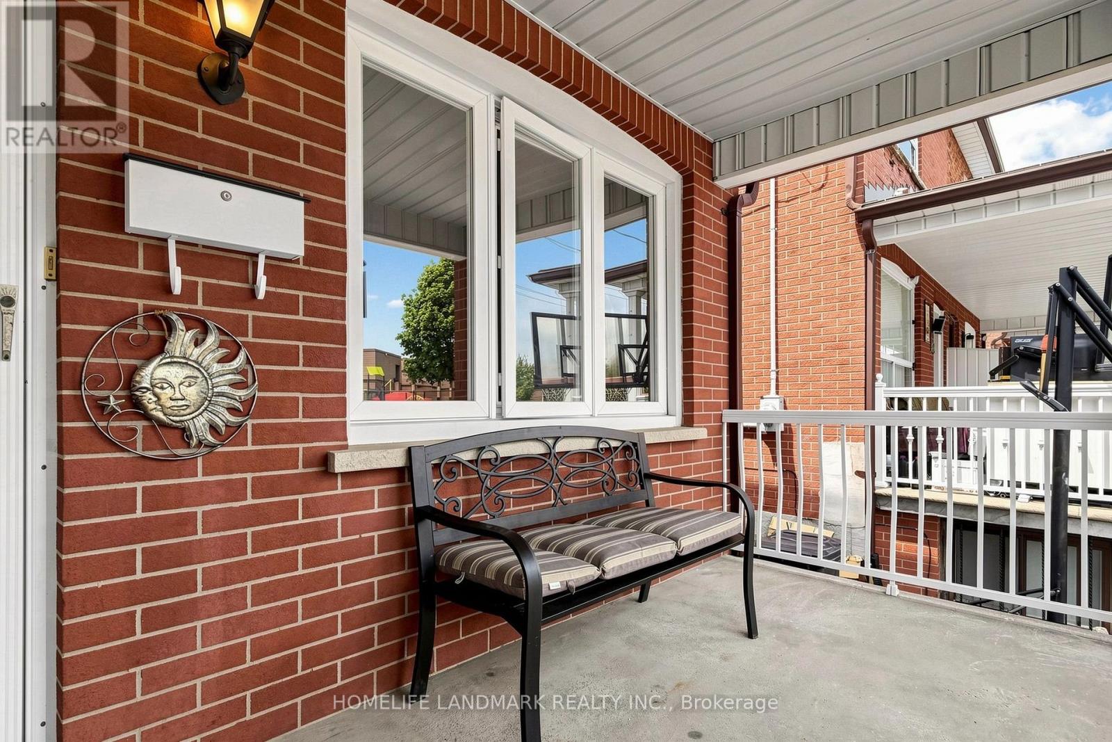 484 Glenholme Avenue, Toronto, Ontario M6E 3G2 - Photo 4 - C13668216