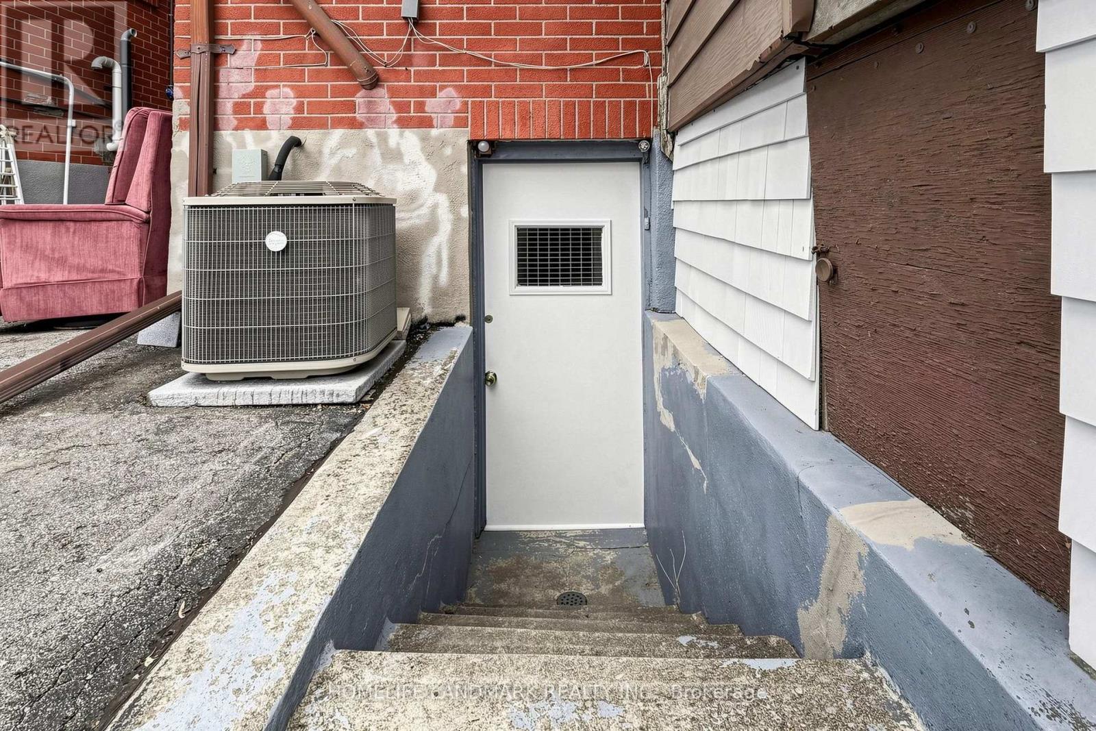 484 Glenholme Avenue, Toronto, Ontario M6E 3G2 - Photo 45 - C13668216