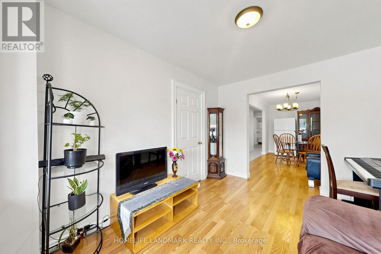 484 Glenholme Avenue, Toronto, Ontario M6E 3G2 - Photo 9 - C13668216
