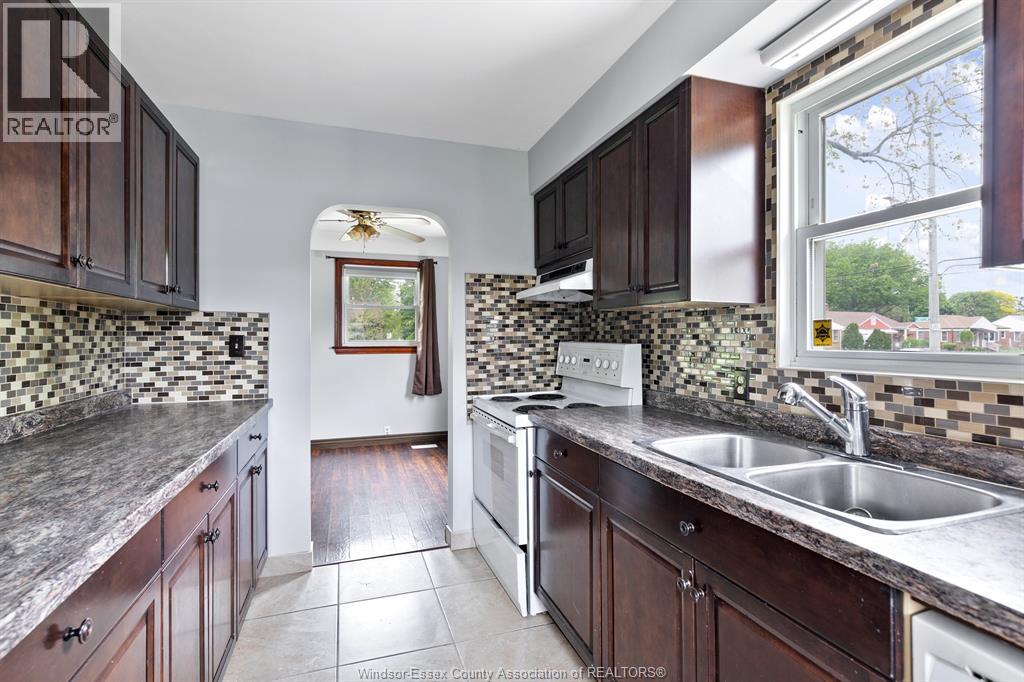 3200 Longfellow Avenue, Windsor, Ontario  N9E 2L6 - Photo 6 - 26019688