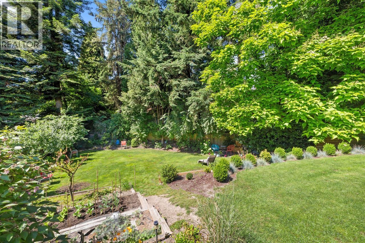 8240 Manson Drive, Burnaby, British Columbia  V5A 2C2 - Photo 32 - R3155241