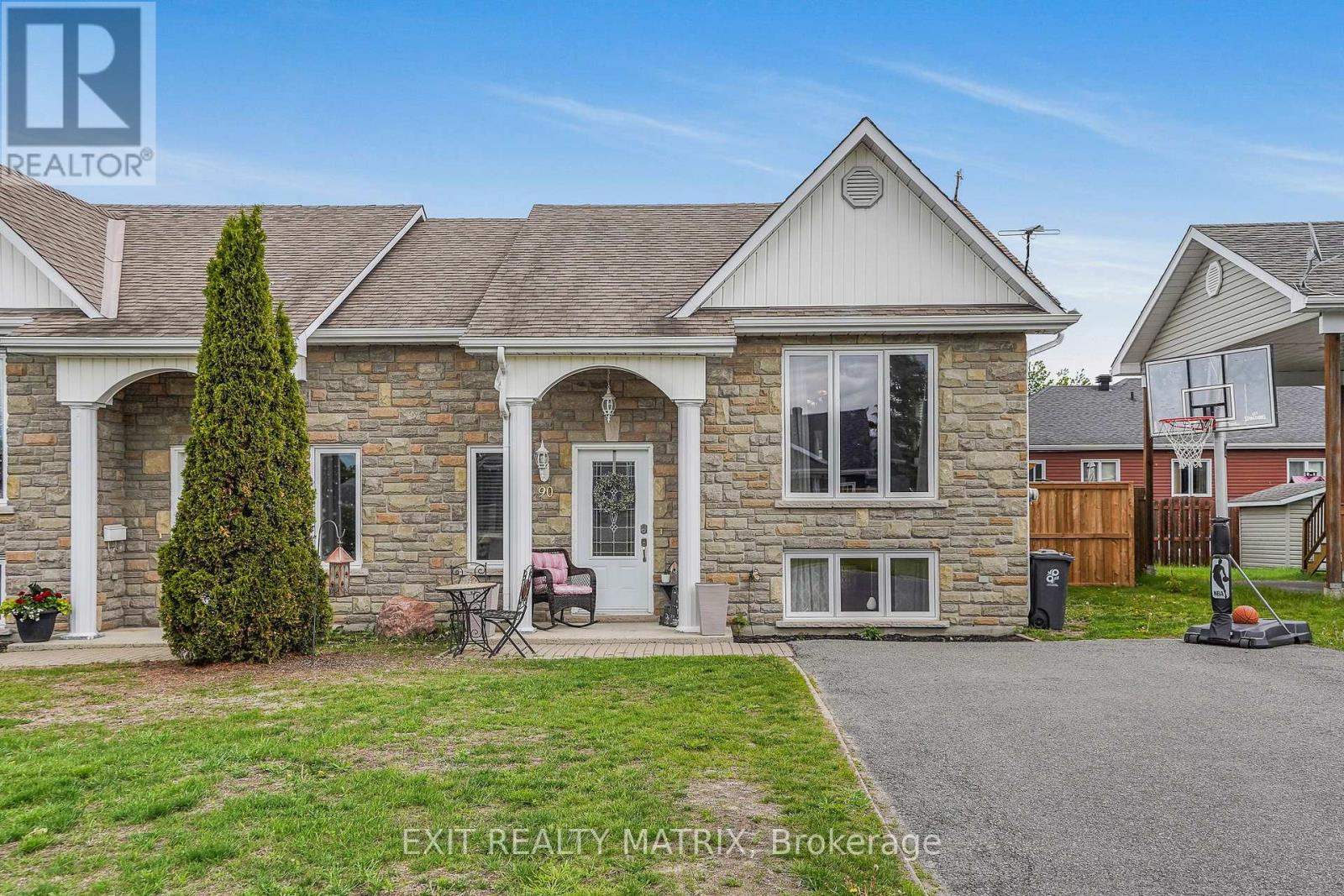 90 Richard Street, Alfred And Plantagenet, Ontario K0B 1A0 - Photo 2 - X13235526