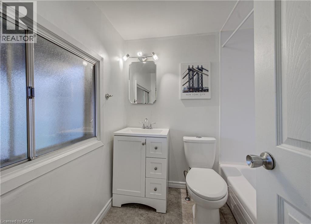 227 East 23rd Street, Hamilton, Ontario  L8V 2X2 - Photo 17 - 40855408