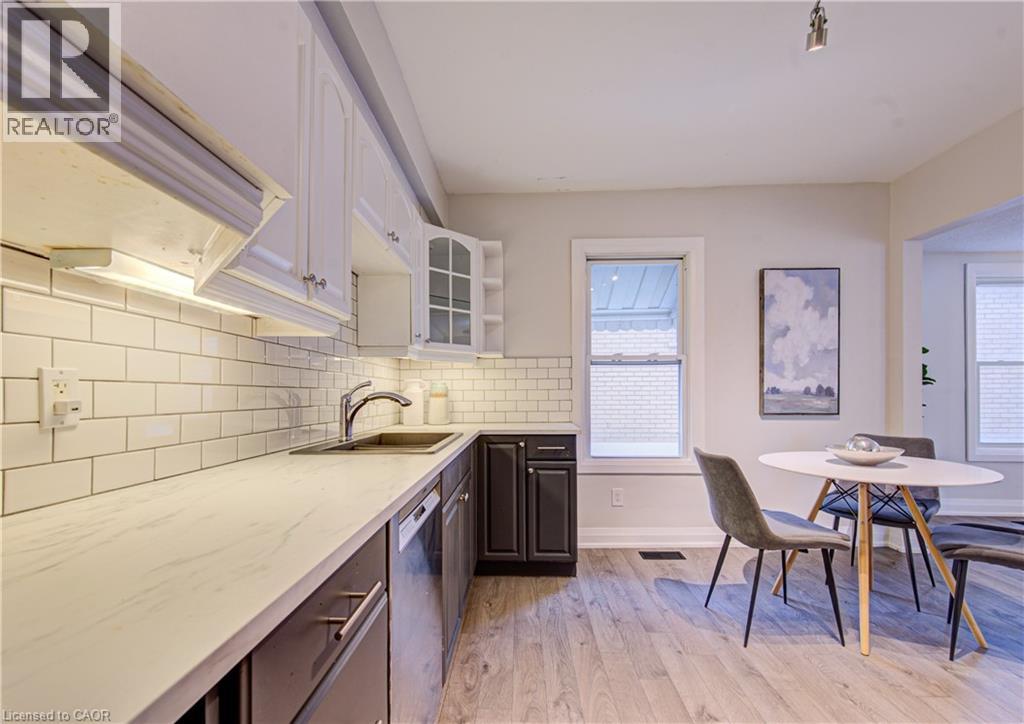 227 East 23rd Street, Hamilton, Ontario  L8V 2X2 - Photo 7 - 40855408
