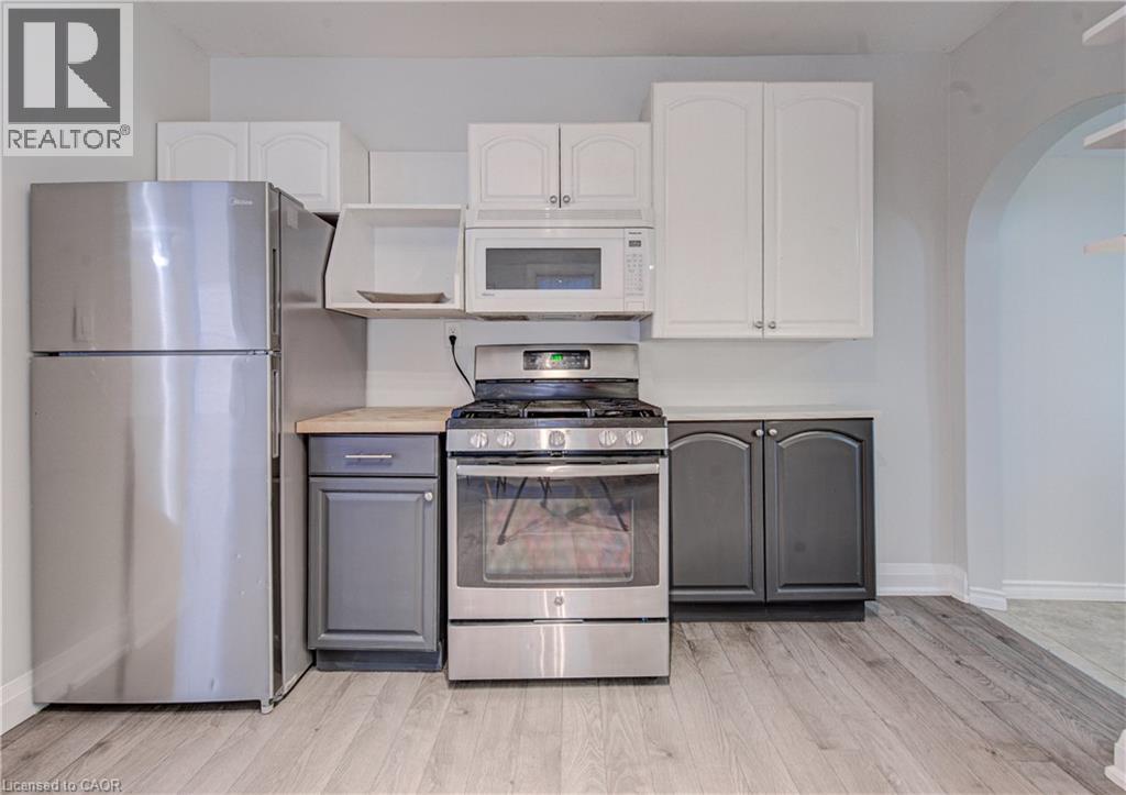 227 East 23rd Street, Hamilton, Ontario  L8V 2X2 - Photo 8 - 40855408