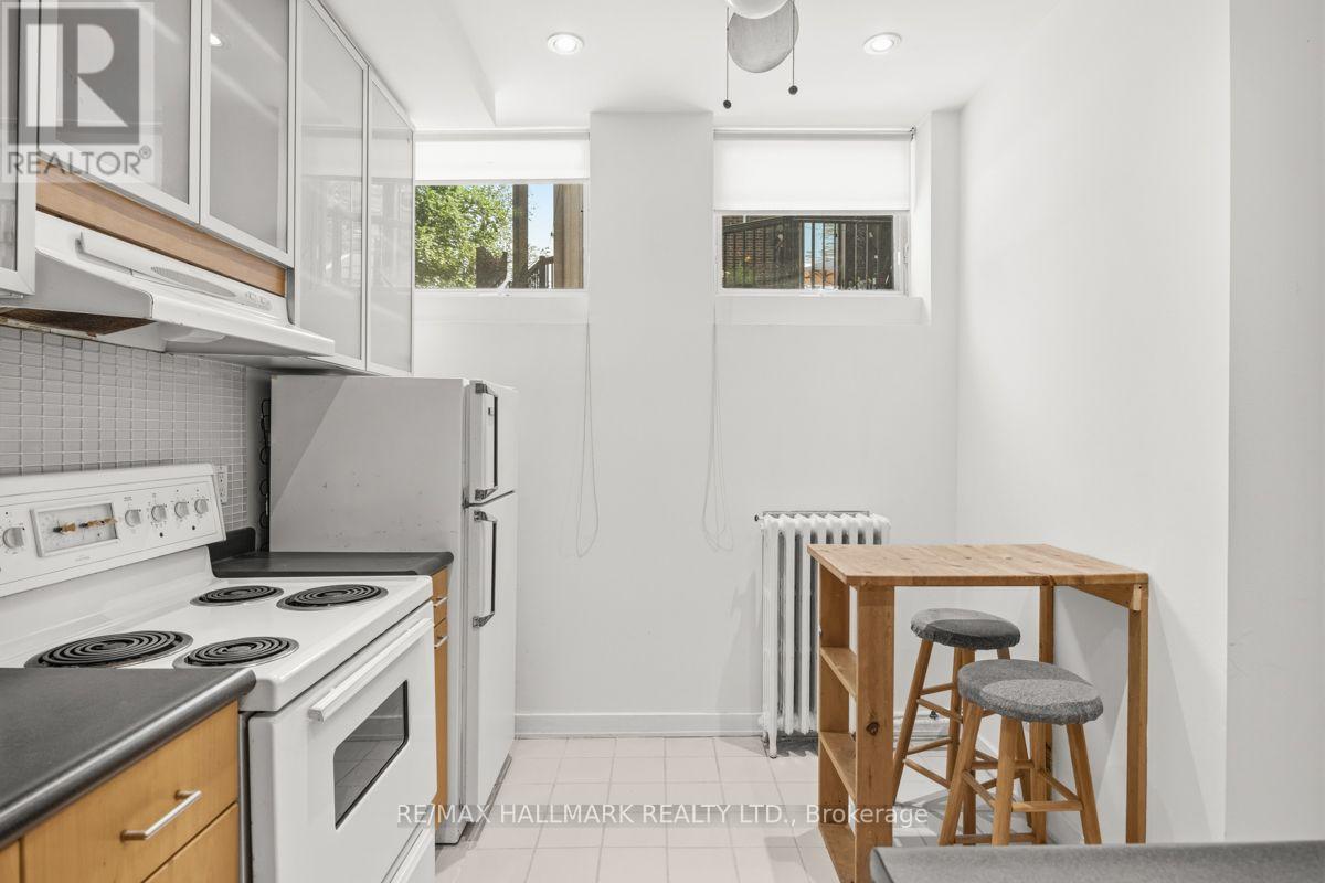 Lower Back - 321 Palmerston Boulevard, Toronto, Ontario  M6G 2N5 - Photo 11 - C13668248