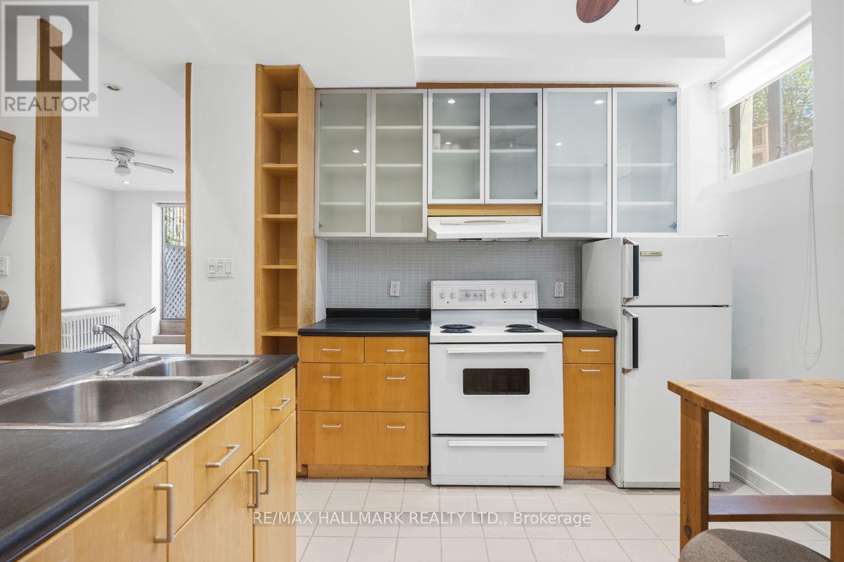 Lower Back - 321 Palmerston Boulevard, Toronto, Ontario  M6G 2N5 - Photo 13 - C13668248