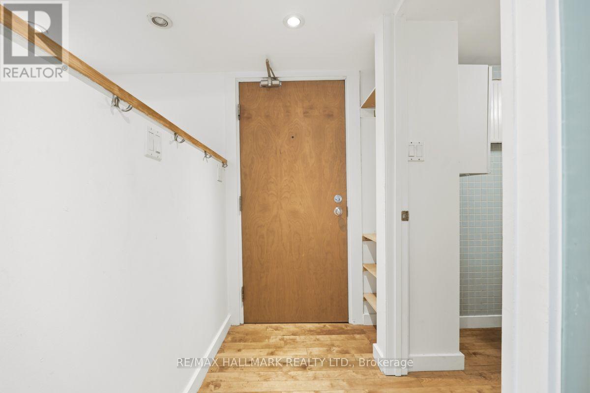 Lower Back - 321 Palmerston Boulevard, Toronto, Ontario  M6G 2N5 - Photo 6 - C13668248