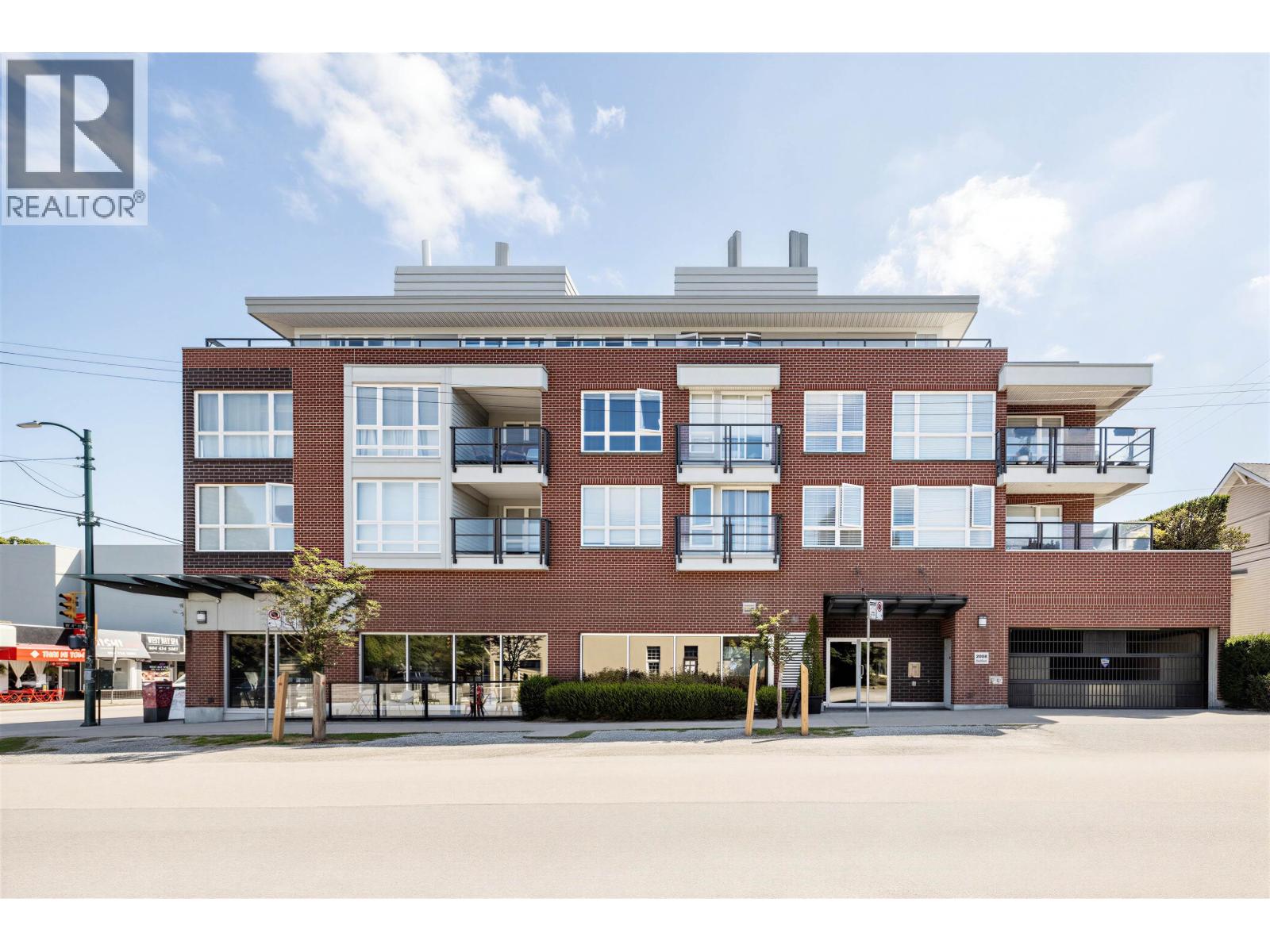 306 2008 BAYSWATER STREET, Vancouver, British Columbia