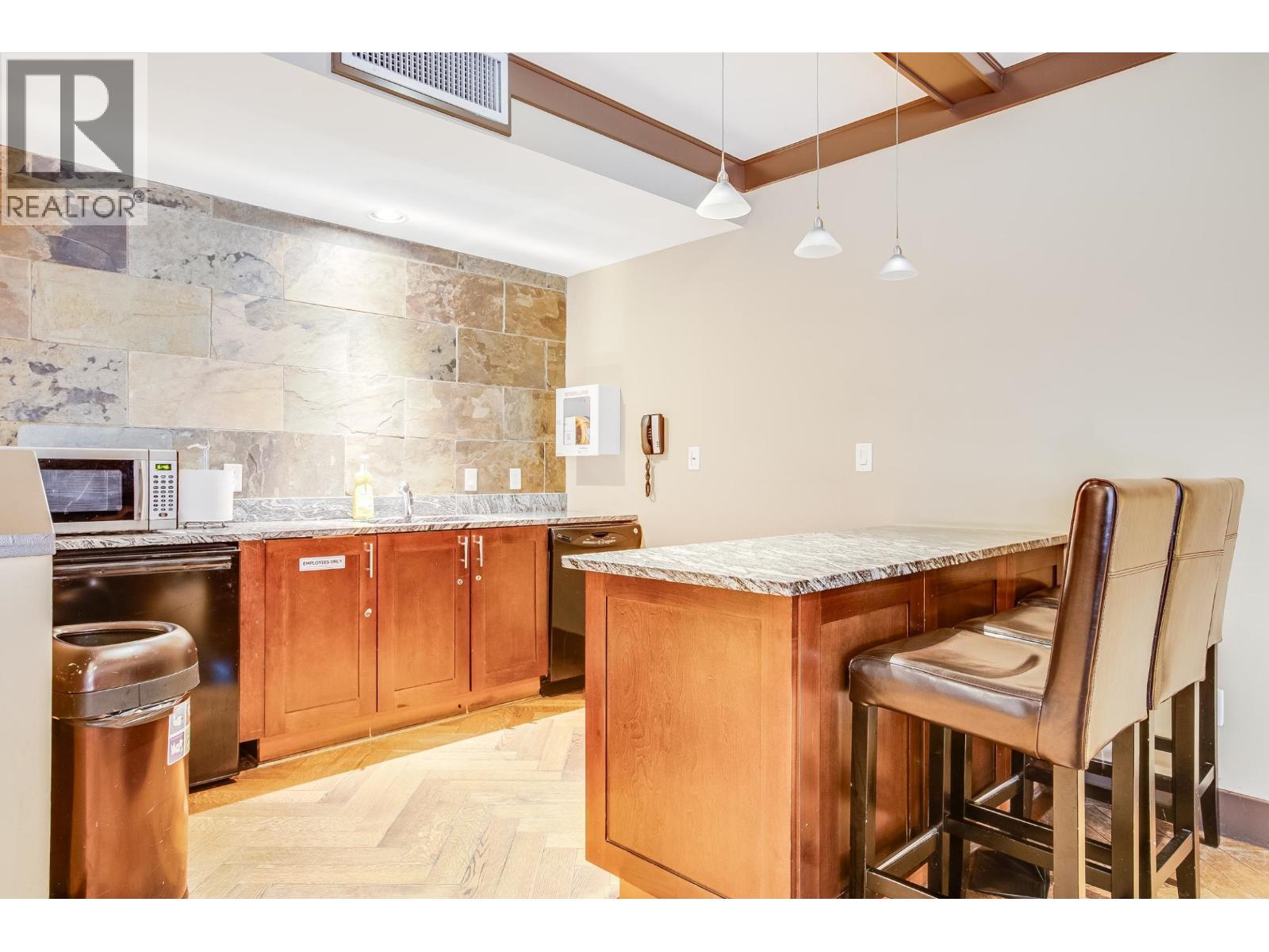 403d 2036 London Lane, Whistler, British Columbia  V8E 0N7 - Photo 31 - R3155003