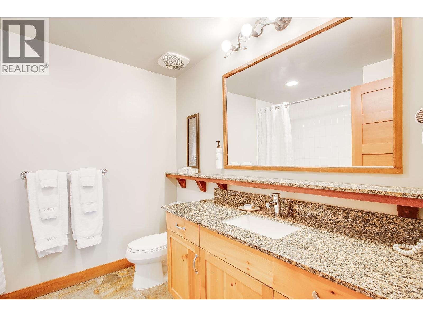 403d 2036 London Lane, Whistler, British Columbia  V8E 0N7 - Photo 17 - R3155003