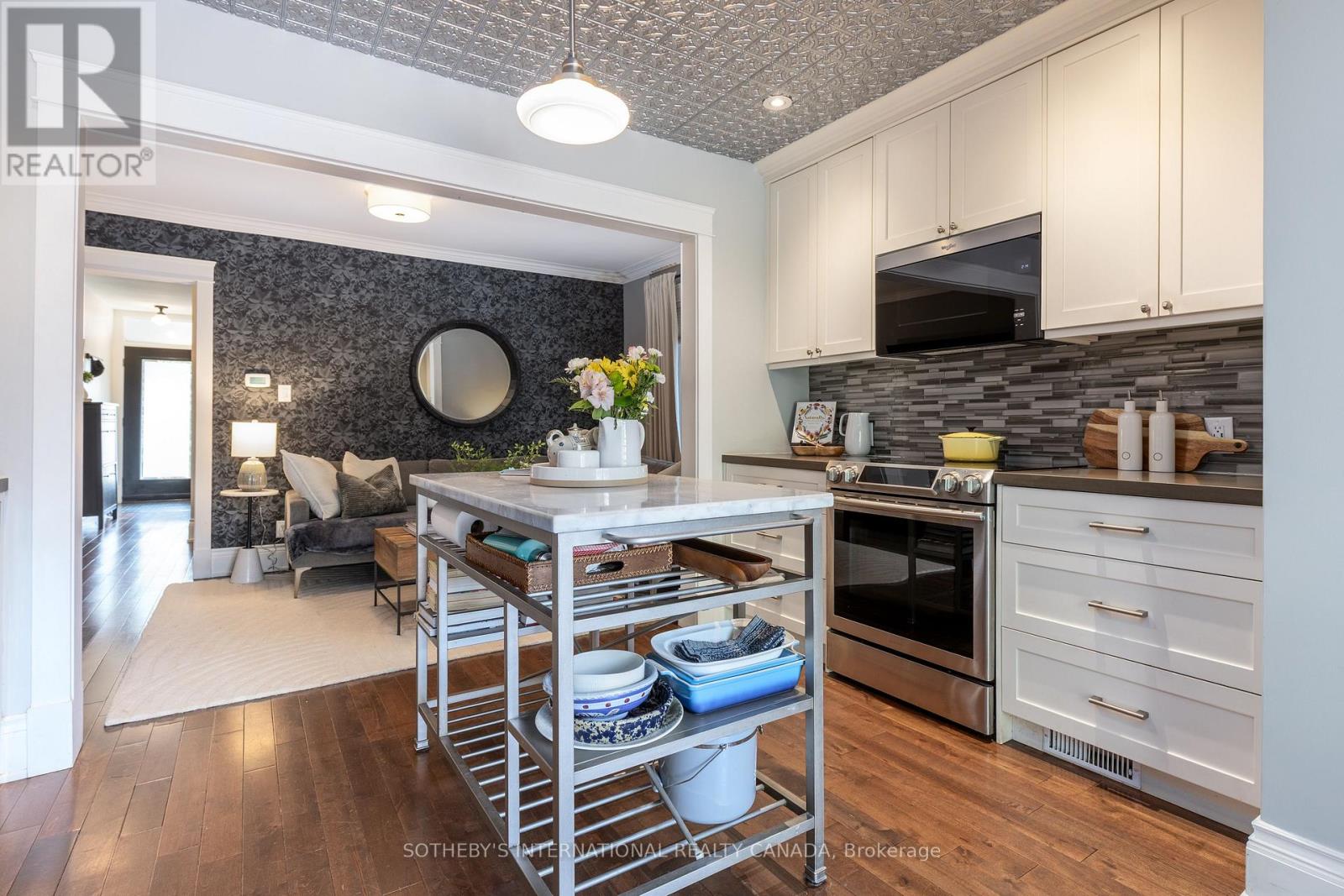 2 Rexford Road, Toronto, Ontario M6S 2M3 - Photo 6 - W13668288