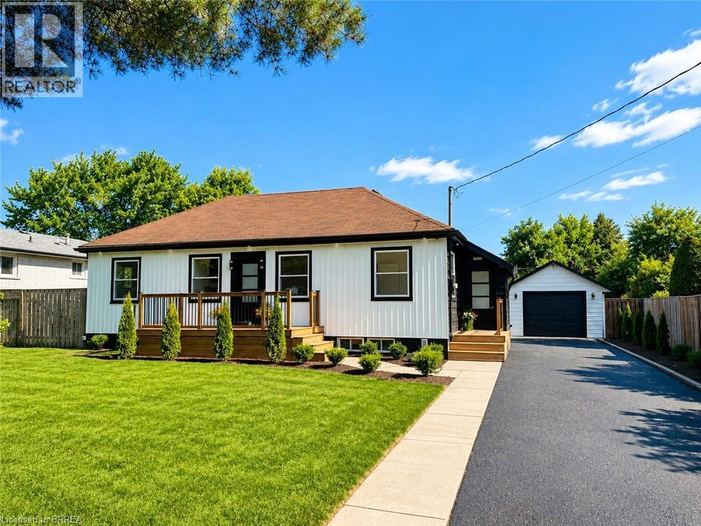 92 Fairview Drive, Brantford, Ontario  N3R 2W9 - Photo 1 - 40855070