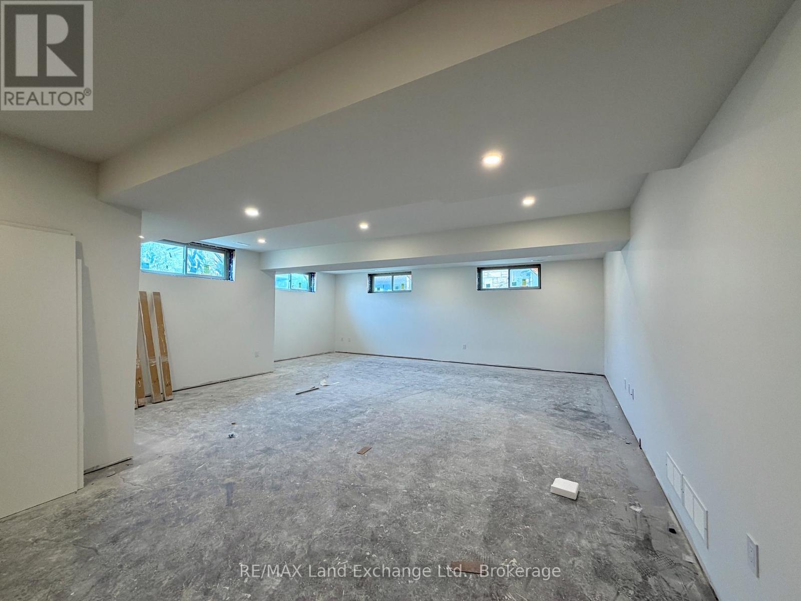 288 Ridge Street, Saugeen Shores, Ontario  N0H 2C3 - Photo 16 - X12305499