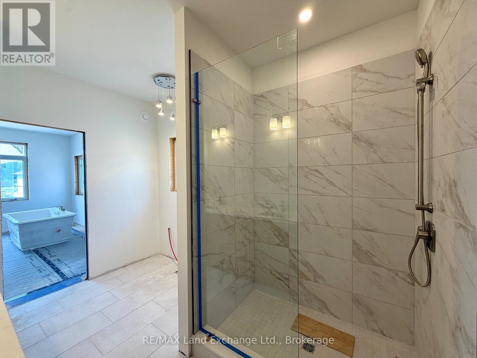 288 Ridge Street, Saugeen Shores, Ontario  N0H 2C3 - Photo 14 - X12305499
