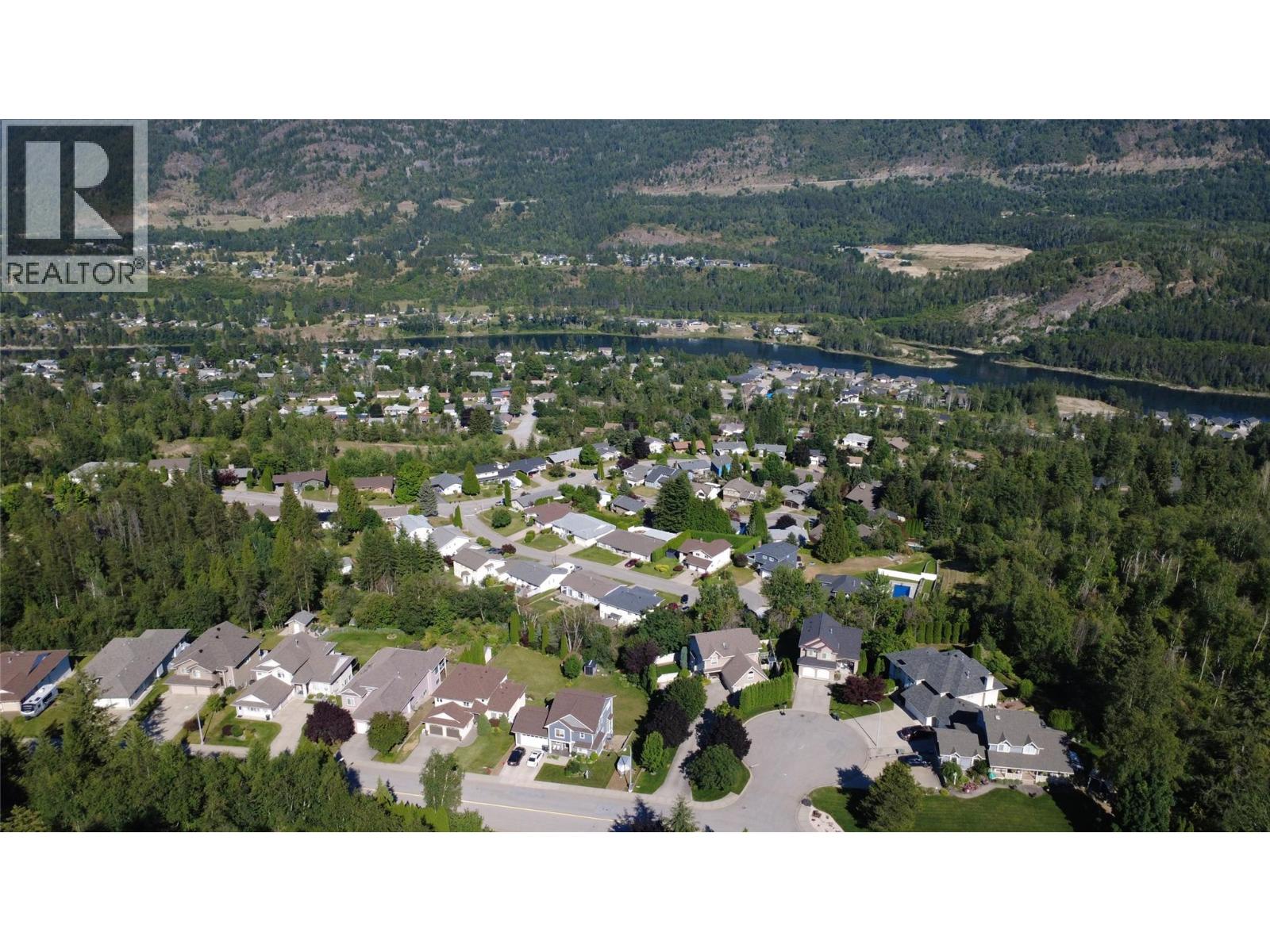 3583 14th Avenue, Castlegar, British Columbia  V1N 4J2 - Photo 4 - 10397566