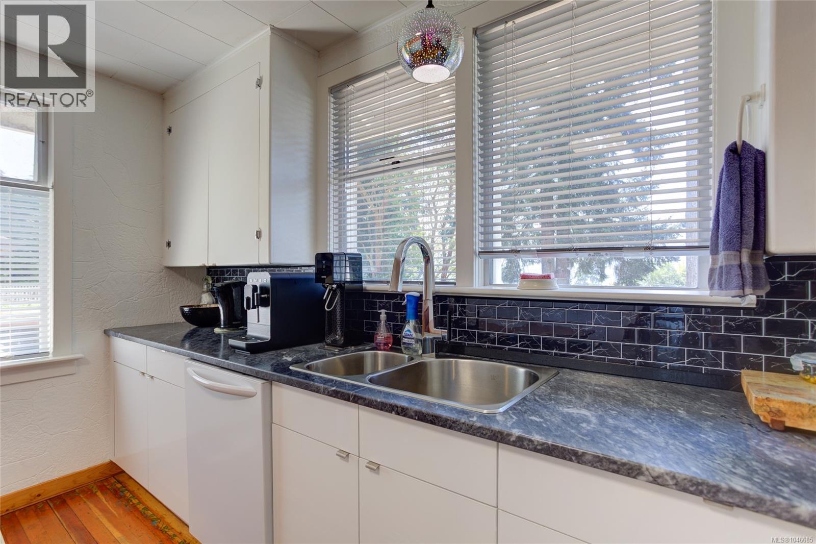 10660 Cedar Dr, Youbou, British Columbia  V0R 3E1 - Photo 15 - 1046685