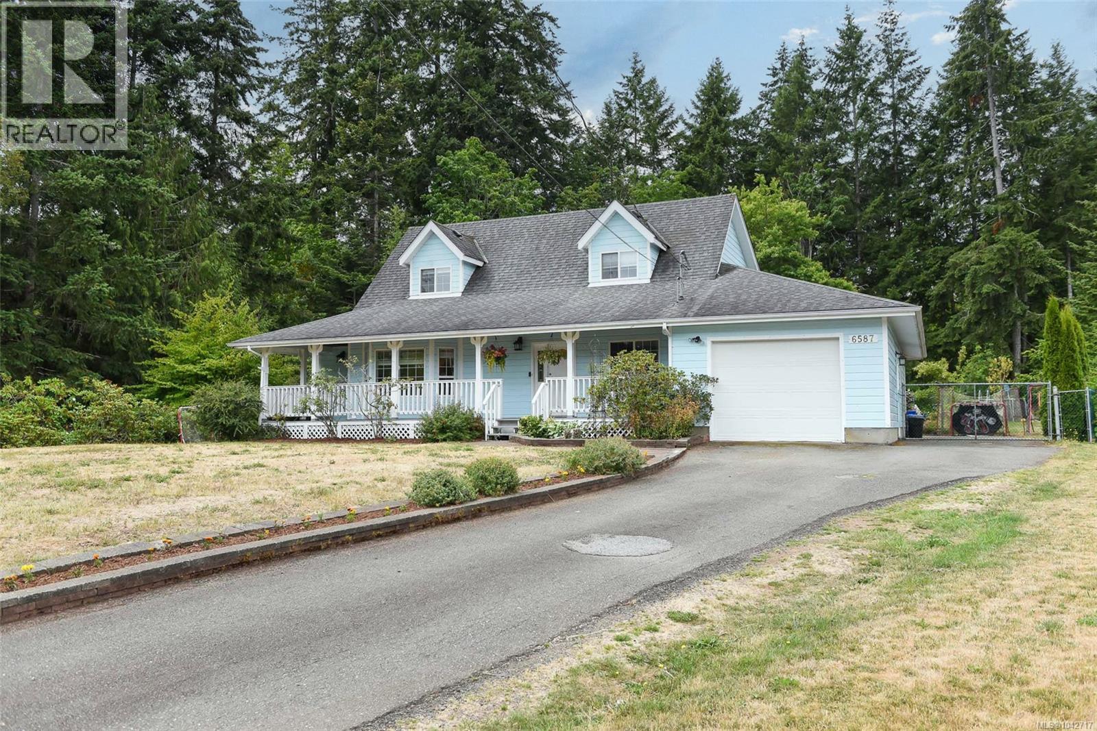6587 Mystery Beach Rd, Fanny Bay, British Columbia  V0R 1W0 - Photo 2 - 1042717