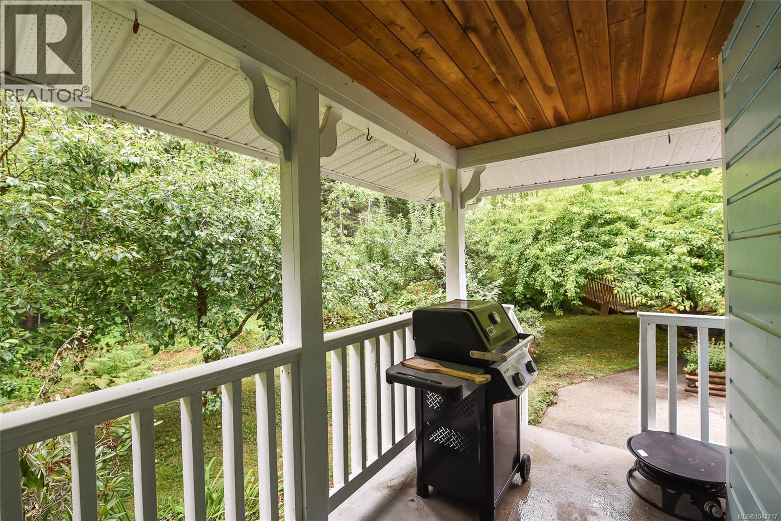 6587 Mystery Beach Rd, Fanny Bay, British Columbia  V0R 1W0 - Photo 51 - 1042717