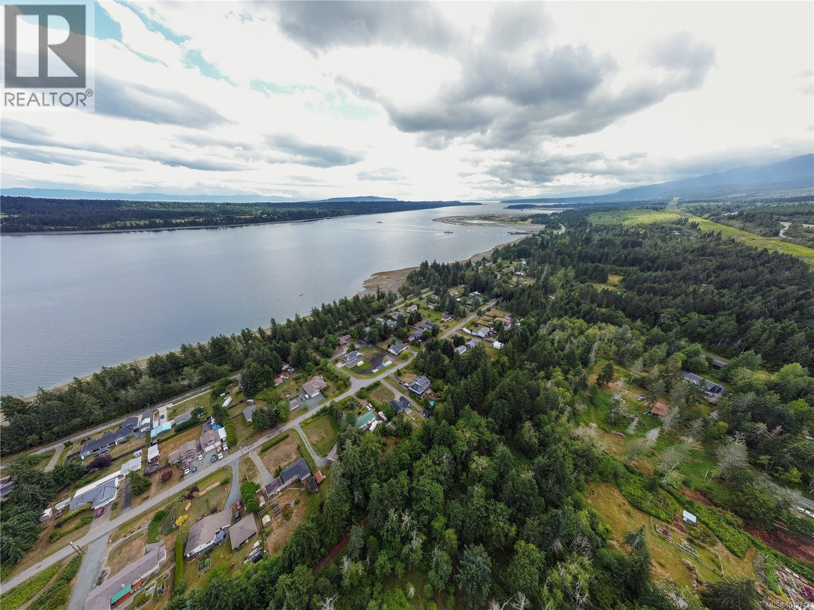 6587 Mystery Beach Rd, Fanny Bay, British Columbia  V0R 1W0 - Photo 67 - 1042717
