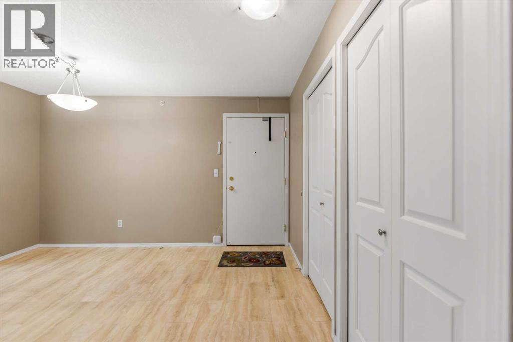 318, 3000 Citadel Meadow Point Nw, Calgary, Alberta T3G 5N5 - Photo 5 - A2329169