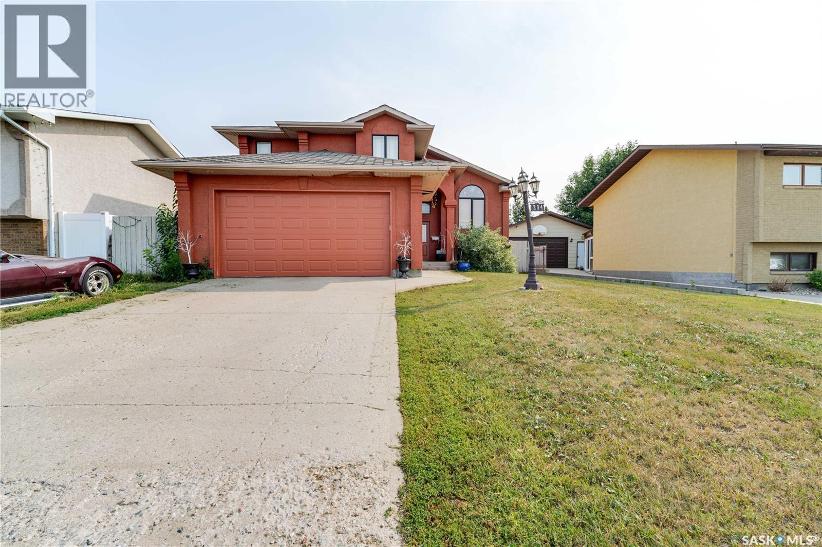 294 Wellington Drive, Moose Jaw, Saskatchewan  S6K 1A4 - Photo 1 - SK045371
