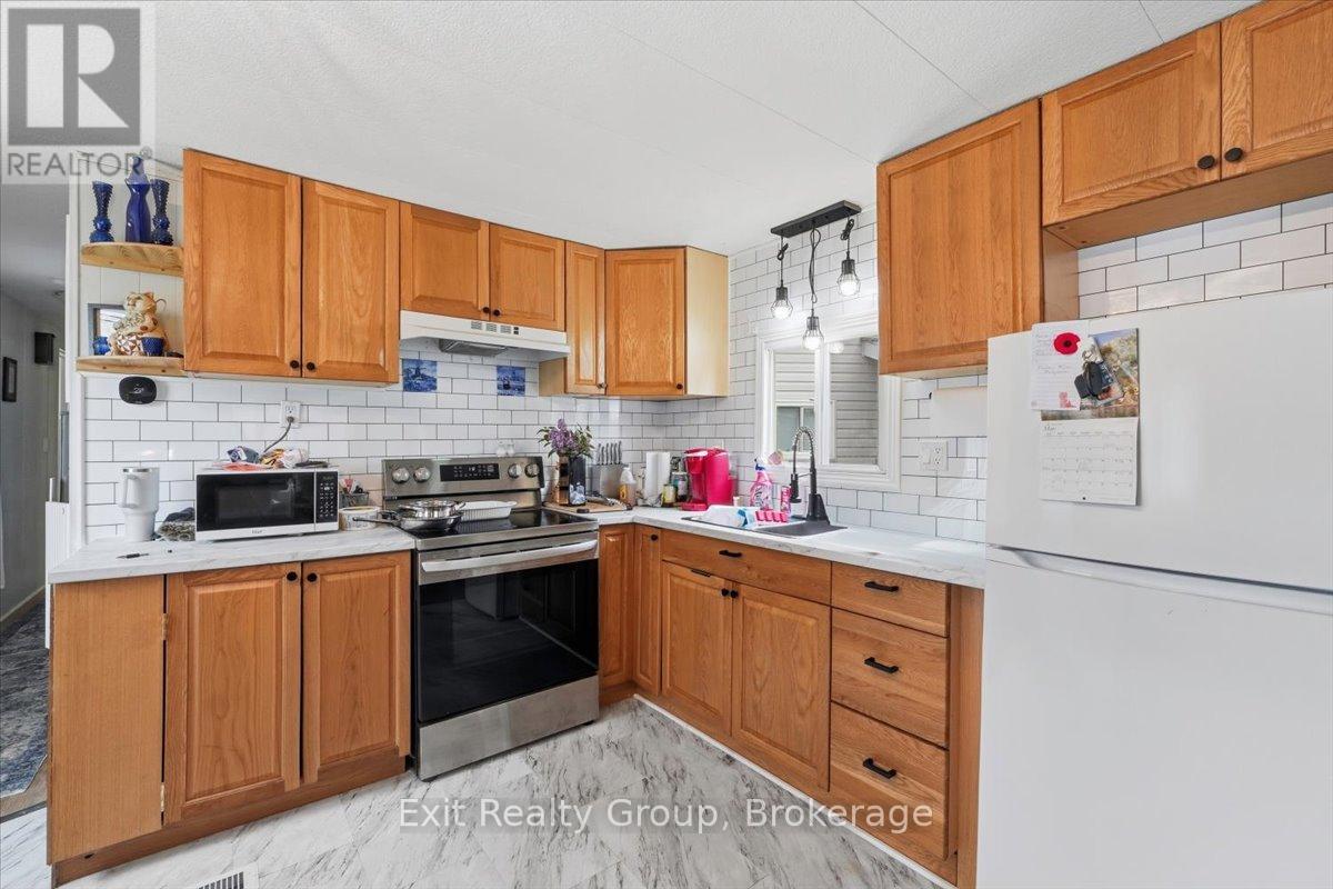 63 - 63 Whites Road, Quinte West, Ontario  K8V 5P5 - Photo 7 - X13668394