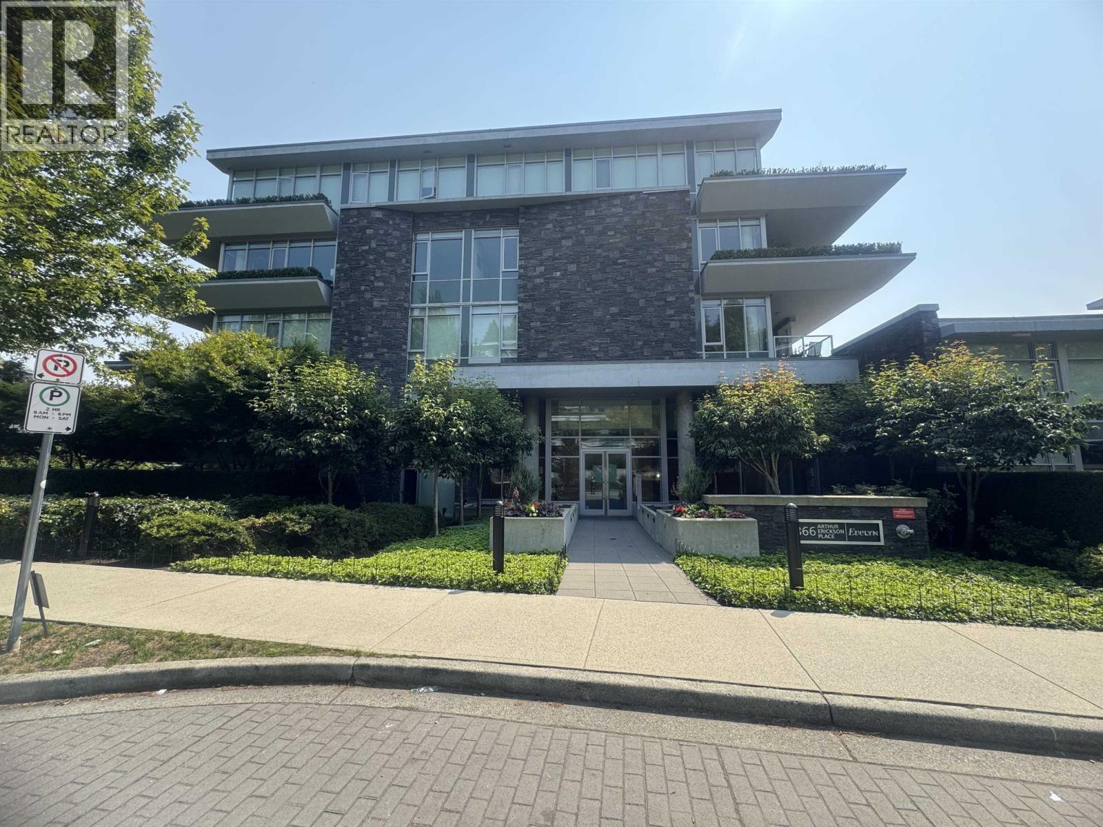 402 866 Arthur Erickson Place, West Vancouver, British Columbia  V7T 0B2 - Photo 1 - R3154351