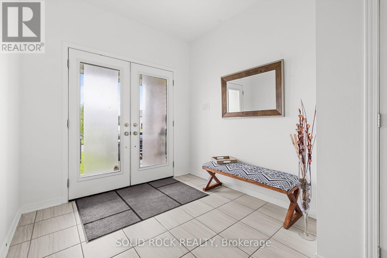 6617 Calwood Avenue E, Ottawa, Ontario  K4P 1H1 - Photo 2 - X13668348