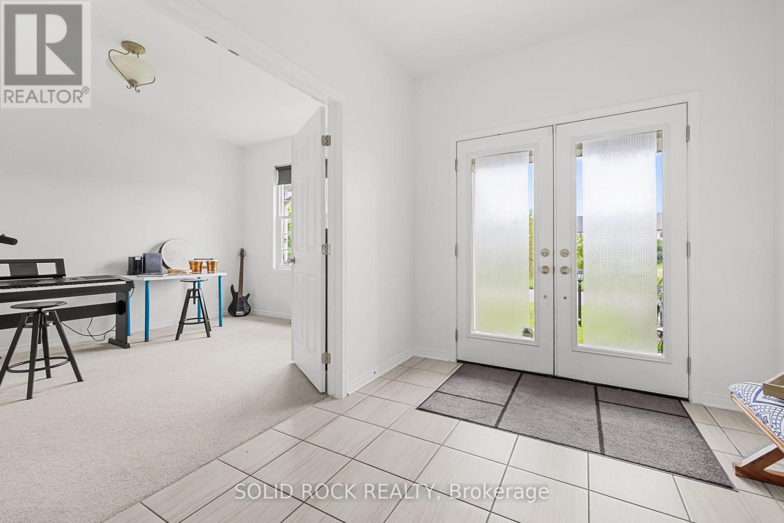 6617 Calwood Avenue E, Ottawa, Ontario  K4P 1H1 - Photo 3 - X13668348
