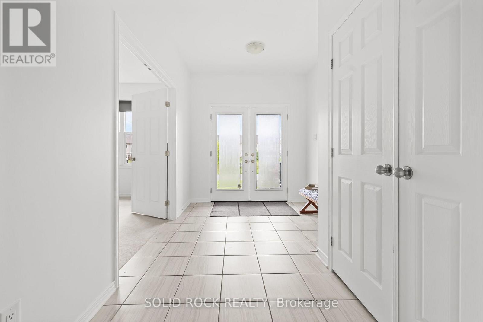 6617 Calwood Avenue E, Ottawa, Ontario  K4P 1H1 - Photo 4 - X13668348