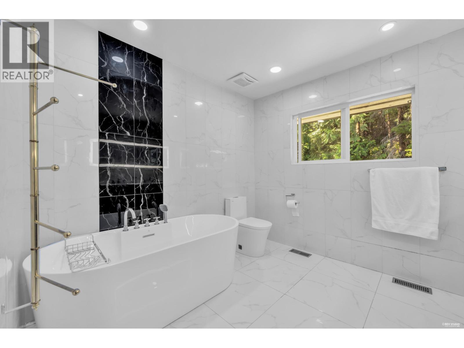 4621 Caulfeild Drive, West Vancouver, British Columbia V7W 1E9 - Photo 22 - R3131161