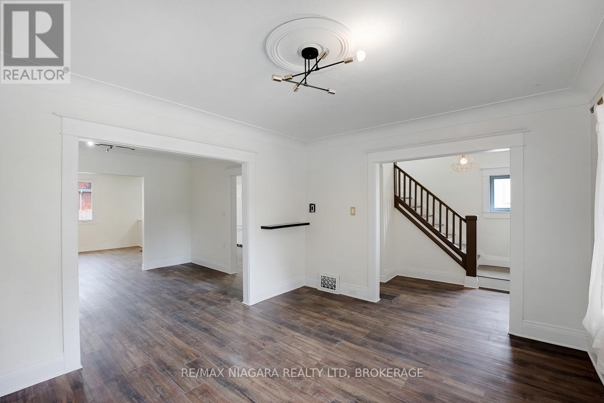20 Randolph Street, Welland, Ontario  L3B 4C2 - Photo 7 - X13668420