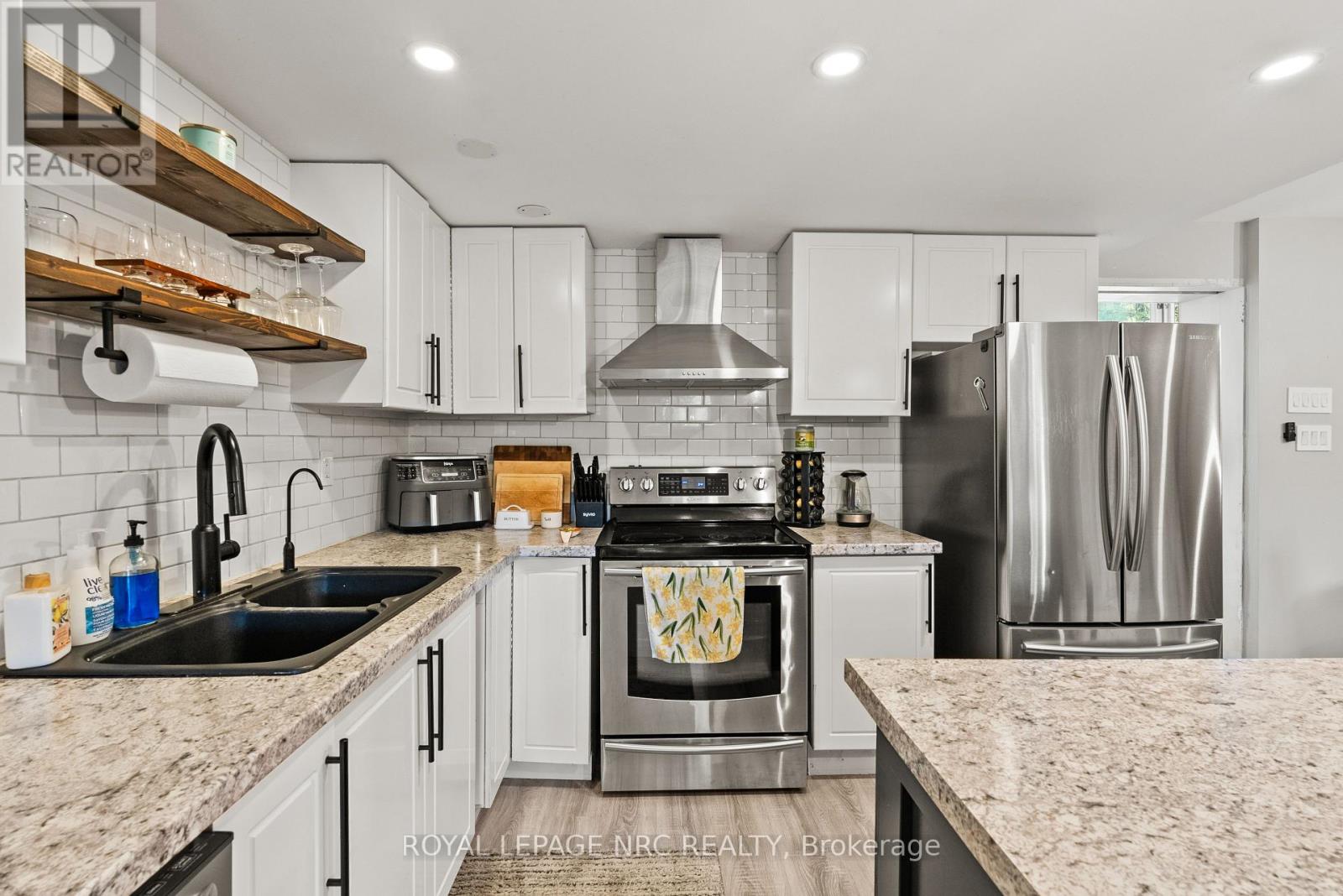 15 Park Road S, Grimsby, Ontario  L3M 2N8 - Photo 21 - X13668452