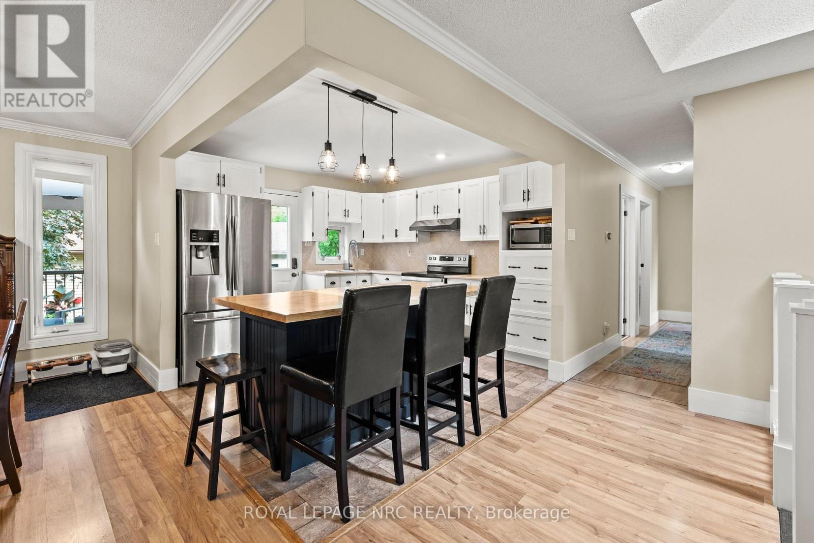 15 Park Road S, Grimsby, Ontario  L3M 2N8 - Photo 5 - X13668452