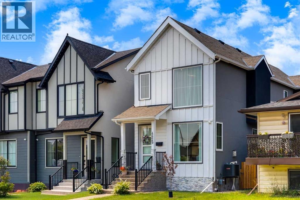 4629 72 Street NW, Calgary, Alberta  T3B 2L3 - Photo 1 - A2326337