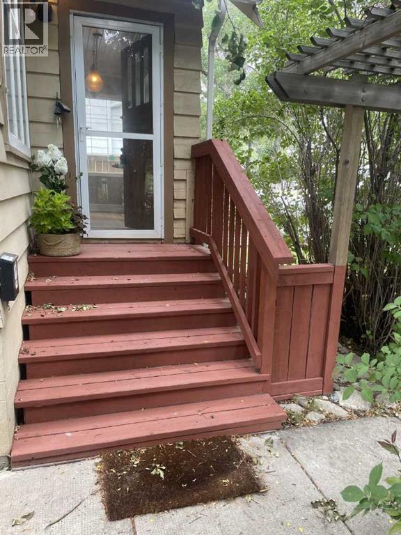 429 10 Street NE, Calgary, Alberta  T2E 4M2 - Photo 3 - A2336249