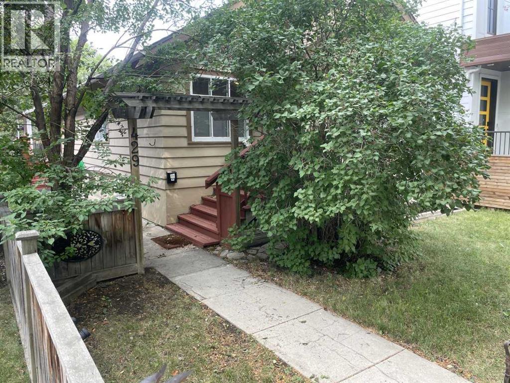 429 10 Street NE, Calgary, Alberta  T2E 4M2 - Photo 2 - A2336249