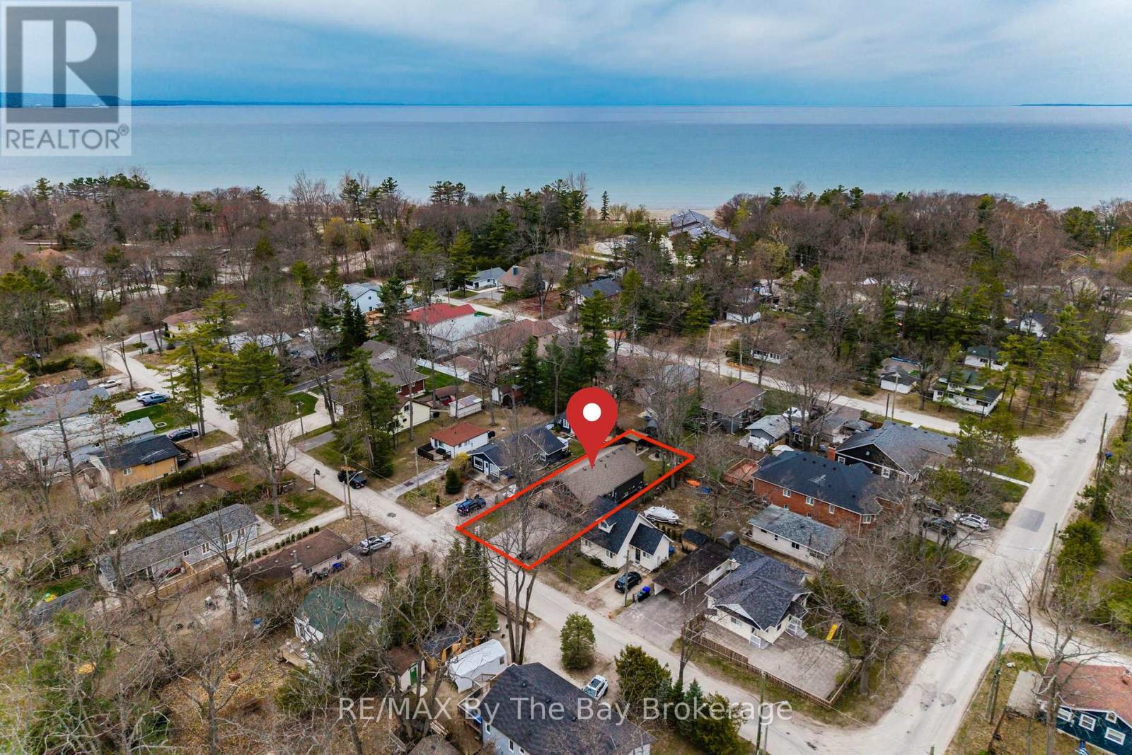 12 5th Lane, Wasaga Beach, Ontario  L9Z 2E9 - Photo 1 - S13668304