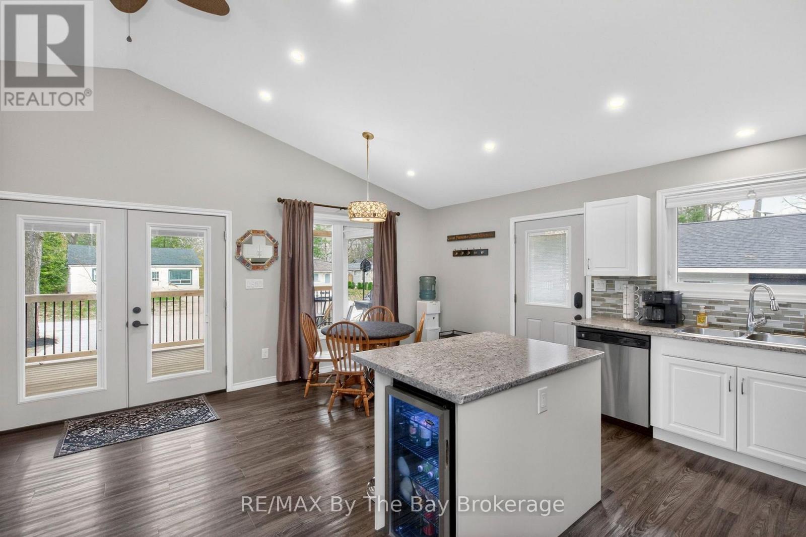 12 5th Lane, Wasaga Beach, Ontario  L9Z 2E9 - Photo 13 - S13668304